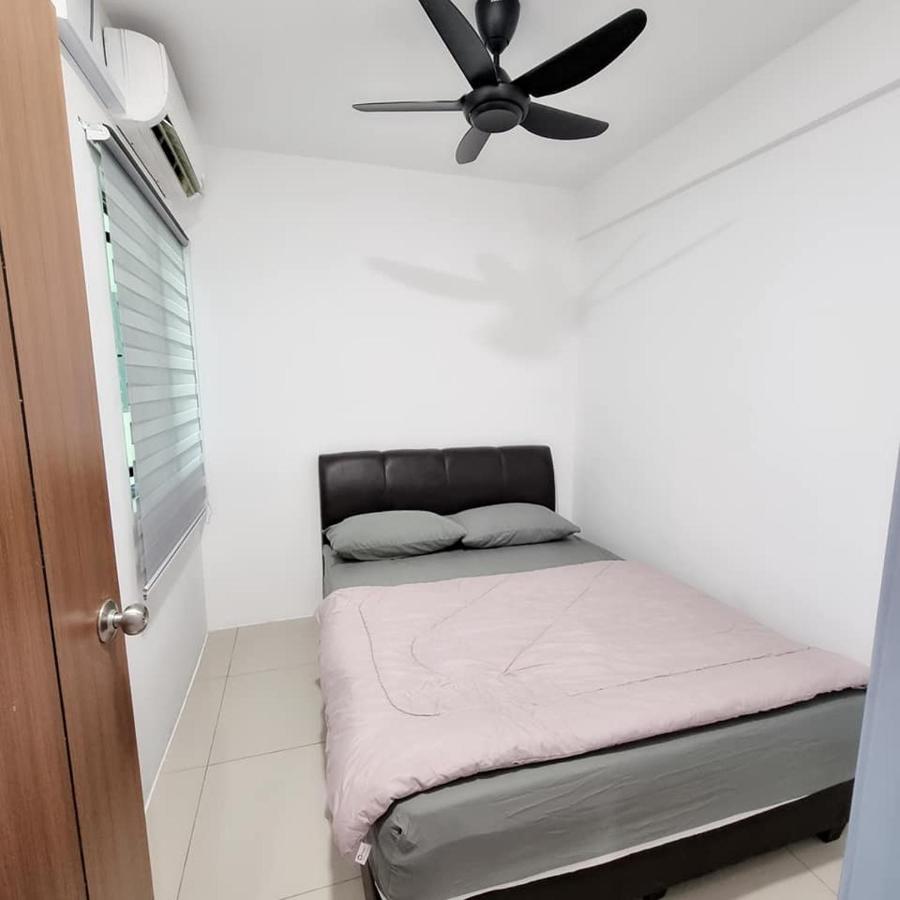 B3 Superb Poolview Manhattan Waterpark Ipoh4-8pax Netflix Ipoh