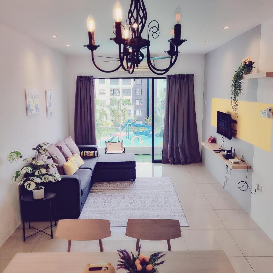 Pangsapuri B3 Superb Poolview Manhattan Waterpark Ipoh4-8pax Netflix *