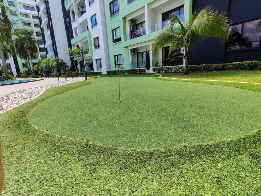 B3 Superb Poolview Manhattan Waterpark Ipoh4-8pax Netflix * Ipoh