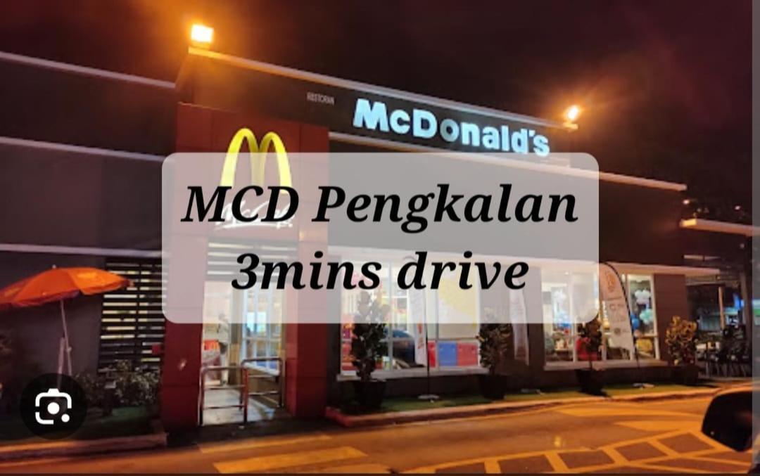B3 Superb Poolview Manhattan Waterpark Ipoh4-8pax Netflix Pangsapuri