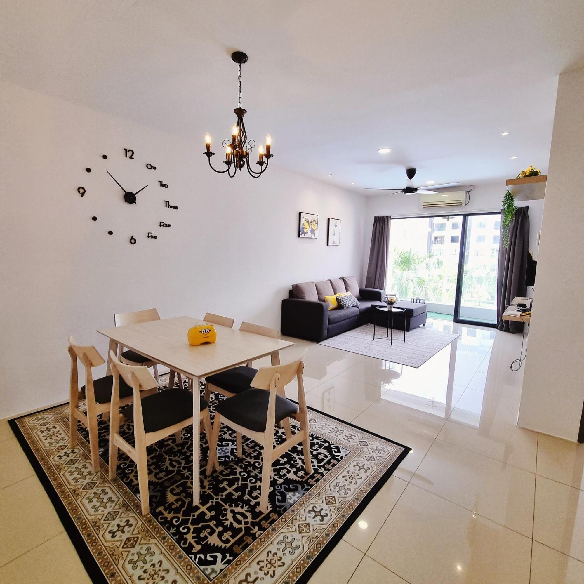 B3 Superb Poolview Manhattan Waterpark Ipoh4-8pax Netflix Ipoh
